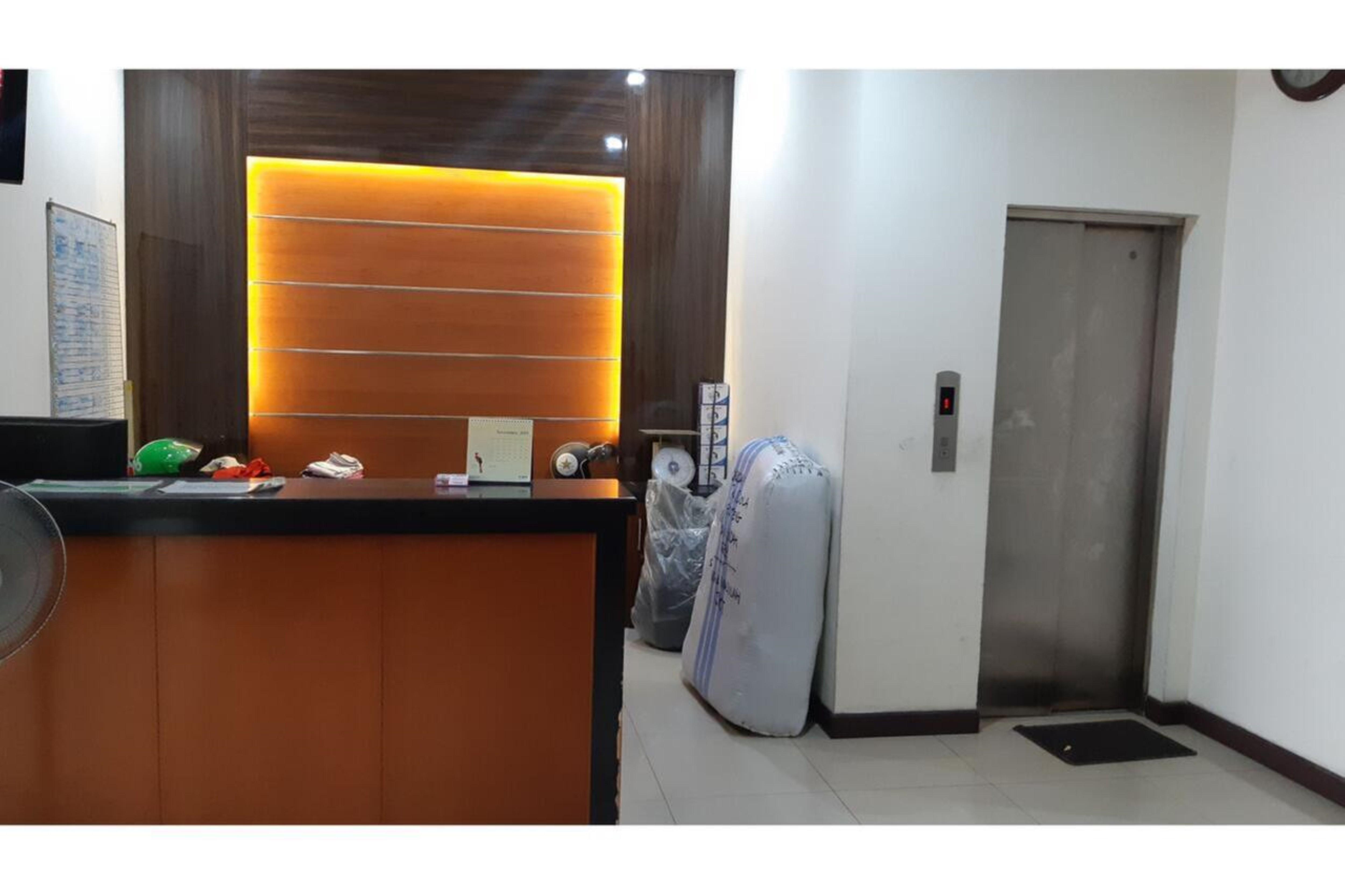 Oyo 2357 Syariah Grand Raudhah Hotell Jakarta Eksteriør bilde